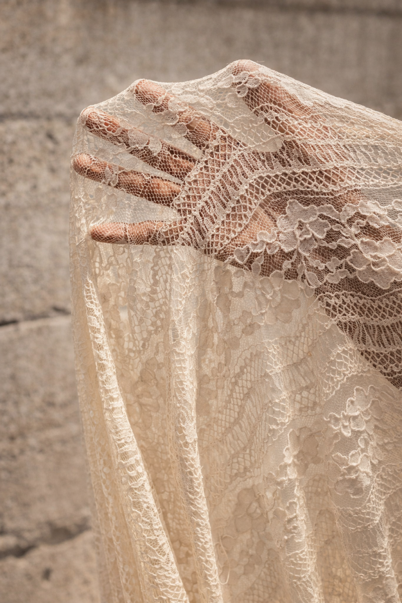 Premium Lace Off-Shoulder Maxi Jurk