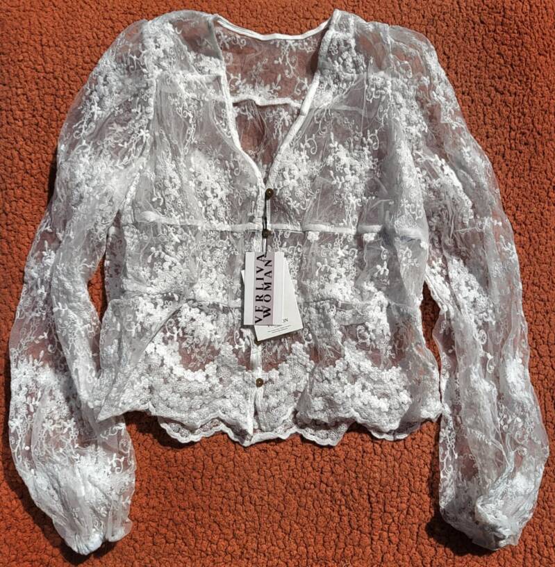 Ibiza lace top long sleeves