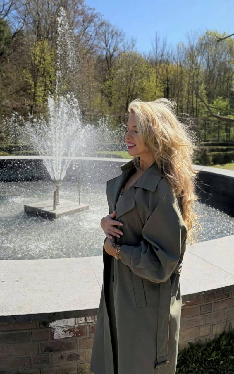 Olijfgroene trenchcoat dames – elegante midi jas met ceintuur